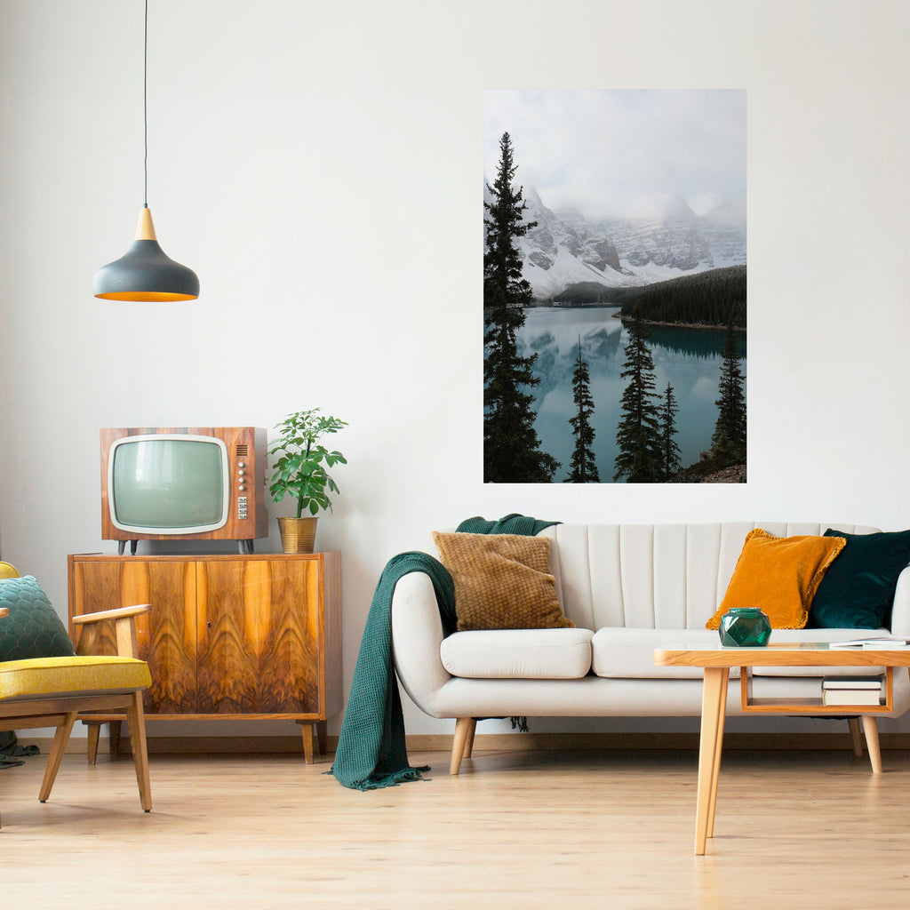 Póster vertical autoadhesivo Misty Forest Booundaries