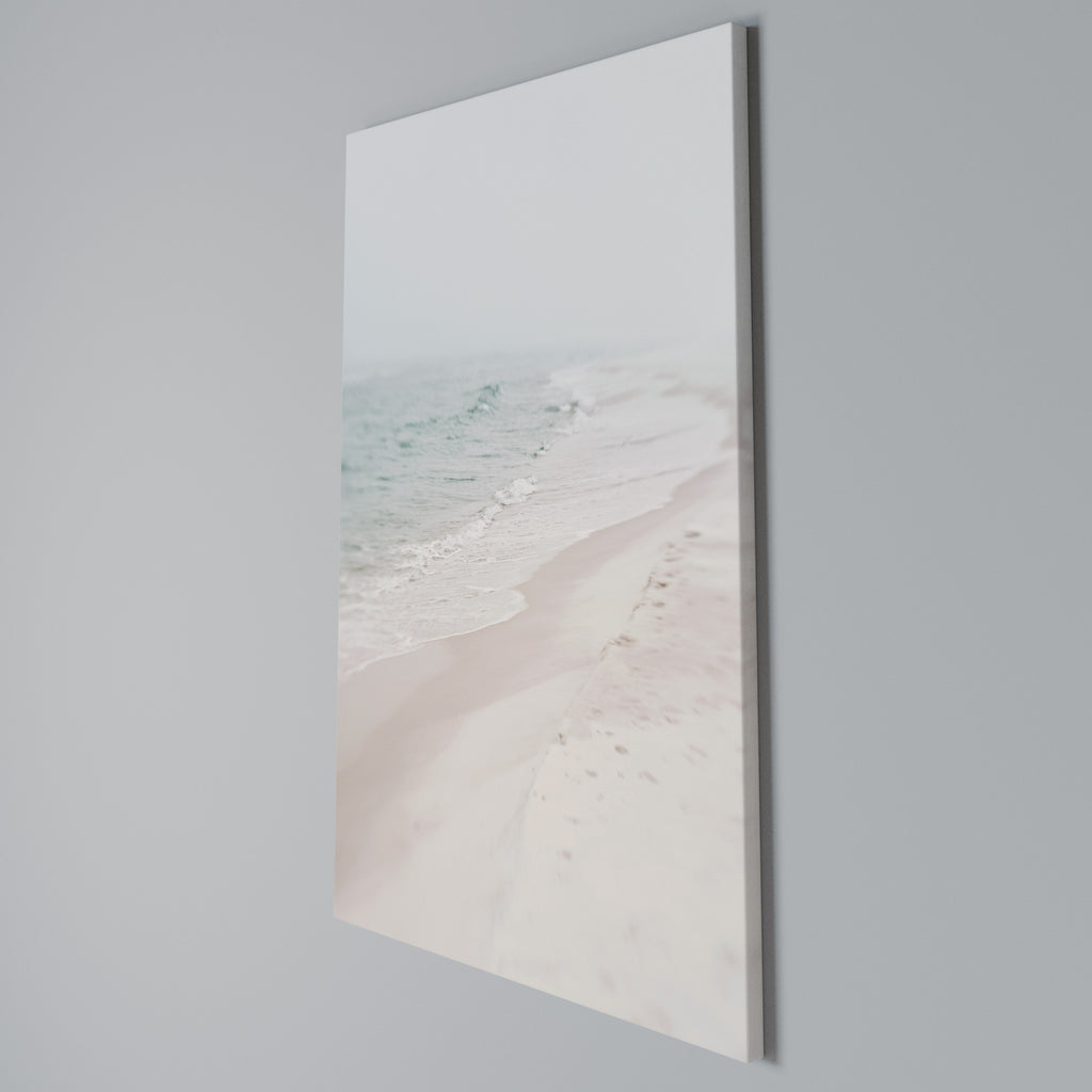 MISTY SHORELINE BLISS Cuadro en lienzo vertical