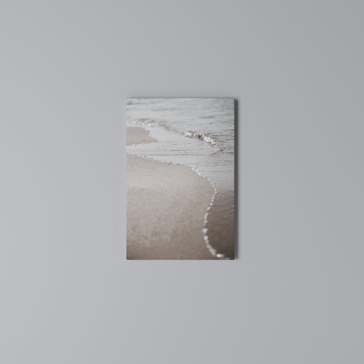 SILKEN SHORELINE DANCE Cuadro en lienzo vertical