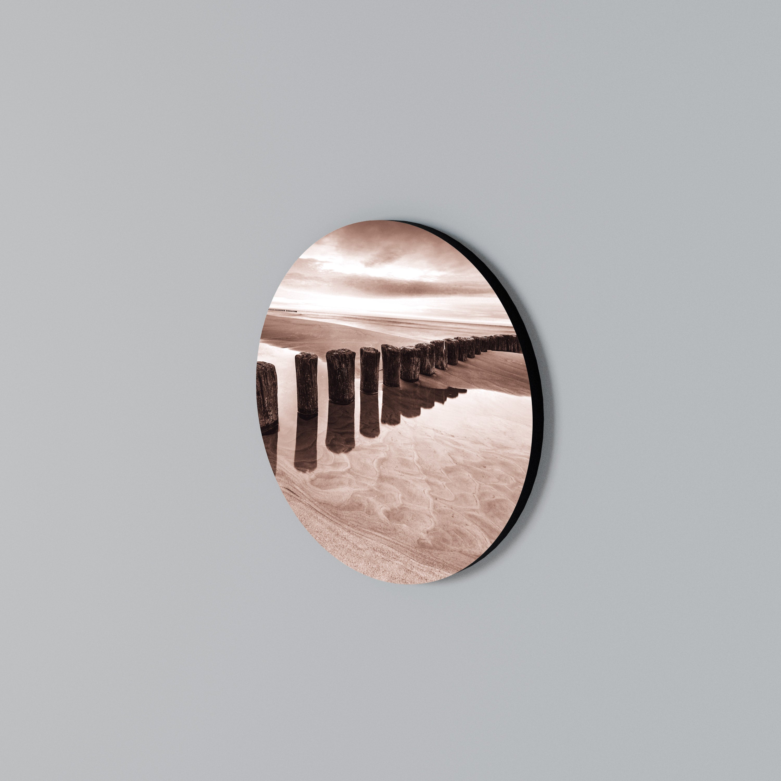 SERENE SHORELINE SEQUENCE Round Wall Art