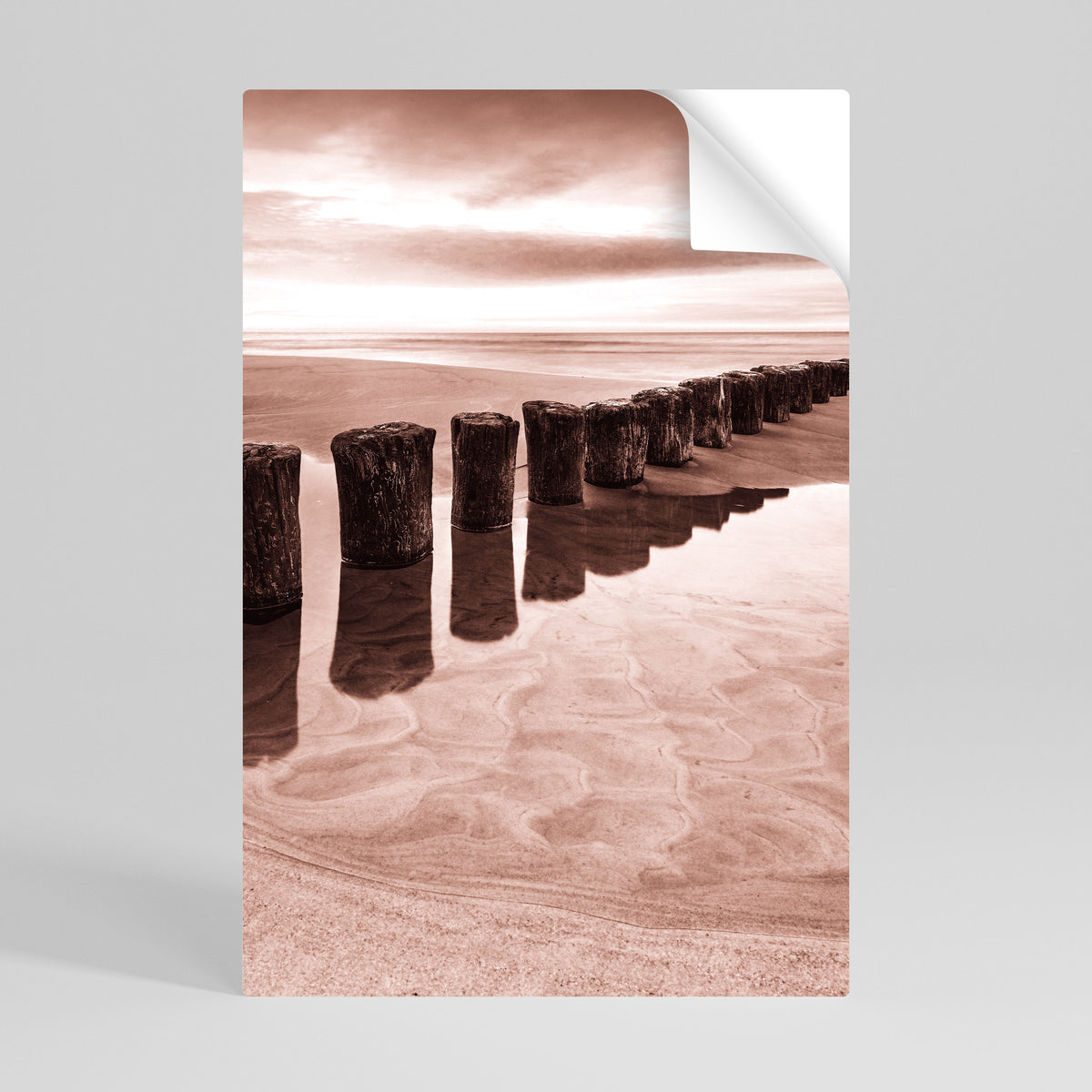 SERENE SHORELINE SEQUENCE Póster adhesivo vertical