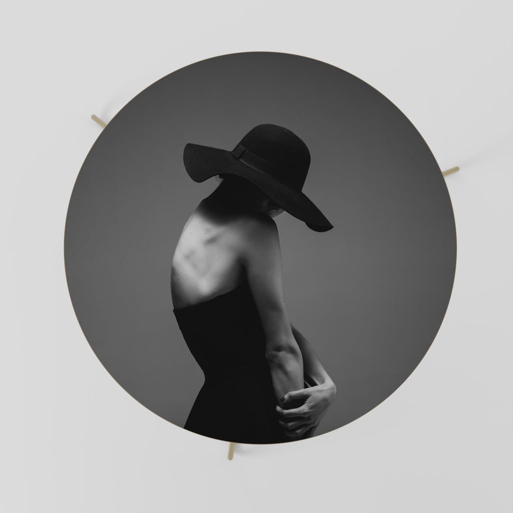 SILUETA ​​DEL MISTERIO Mesa de centro 69