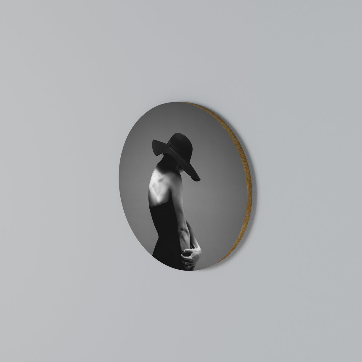 SILHOUETTE OF MYSTERY Arte de pared redondo