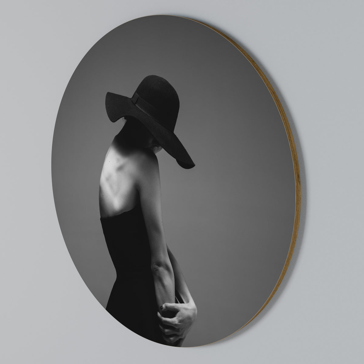 SILHOUETTE OF MYSTERY Arte de pared redondo