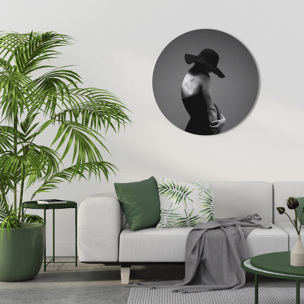 SILHOUETTE OF MYSTERY Round Wall Art