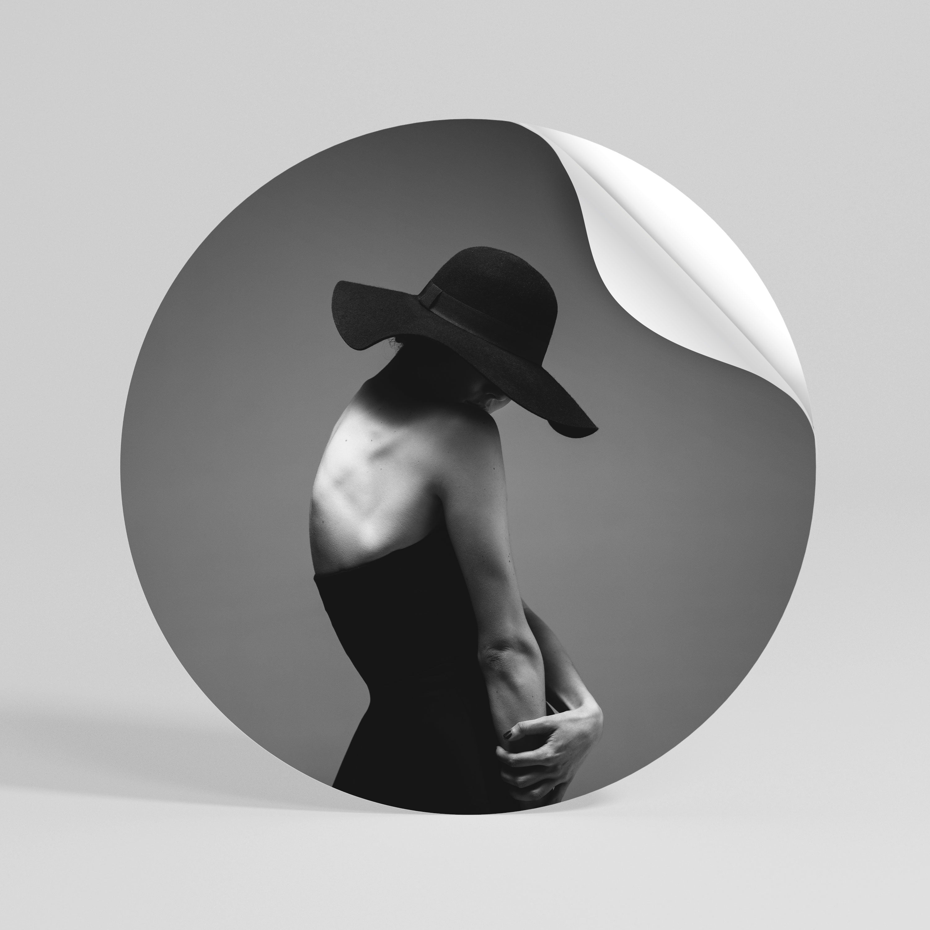 SILHOUETTE OF MYSTERY Vinilo adhesivo redondo