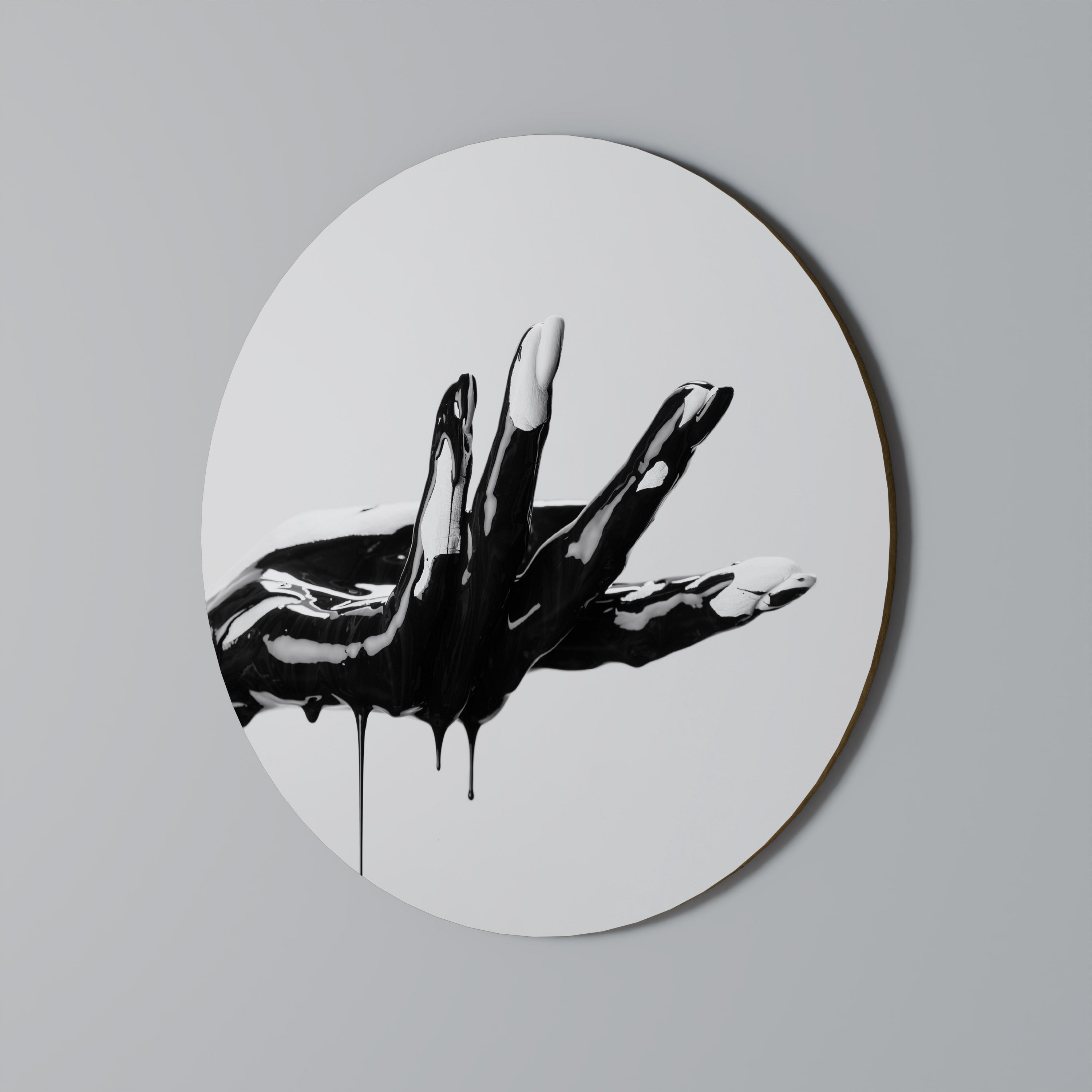 BLACK VISCOSITY Round Wall Art