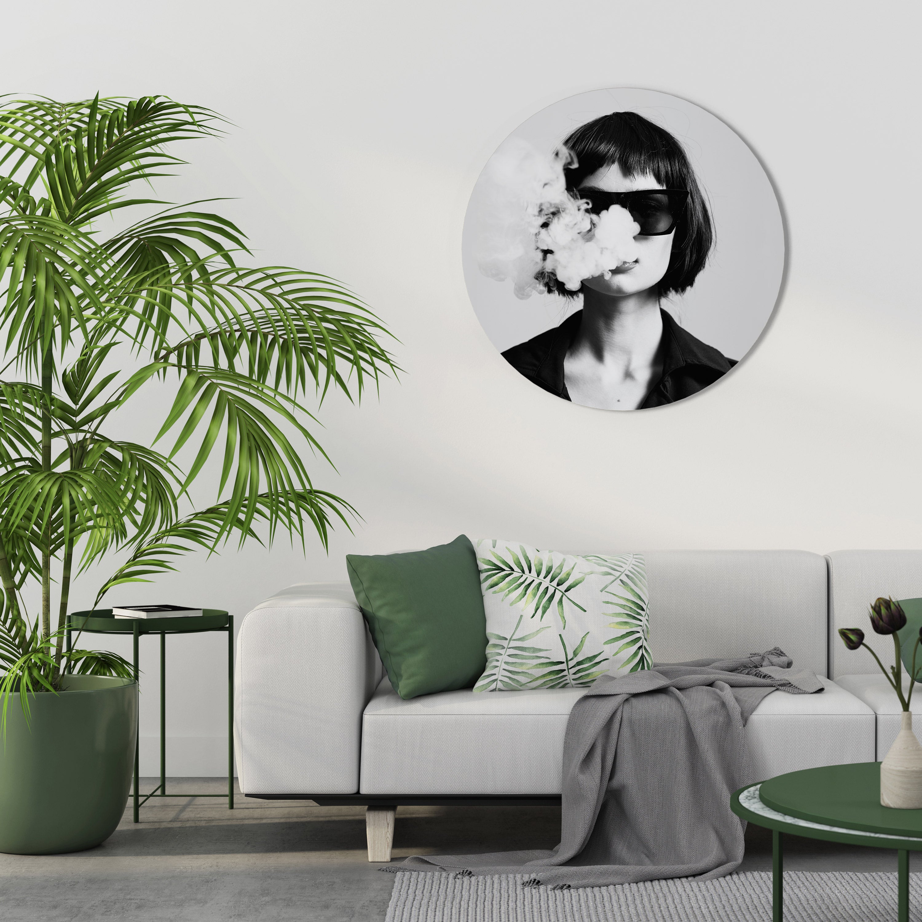 SMOKY BELLE Round Wall Art