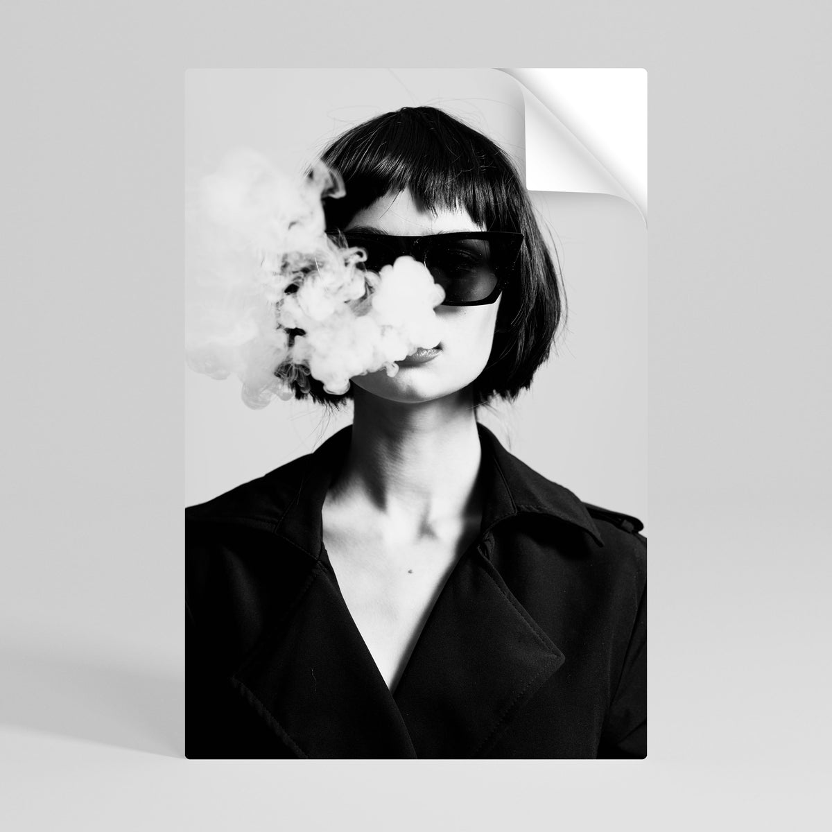 SMOKY BELLE Póster adhesivo vertical