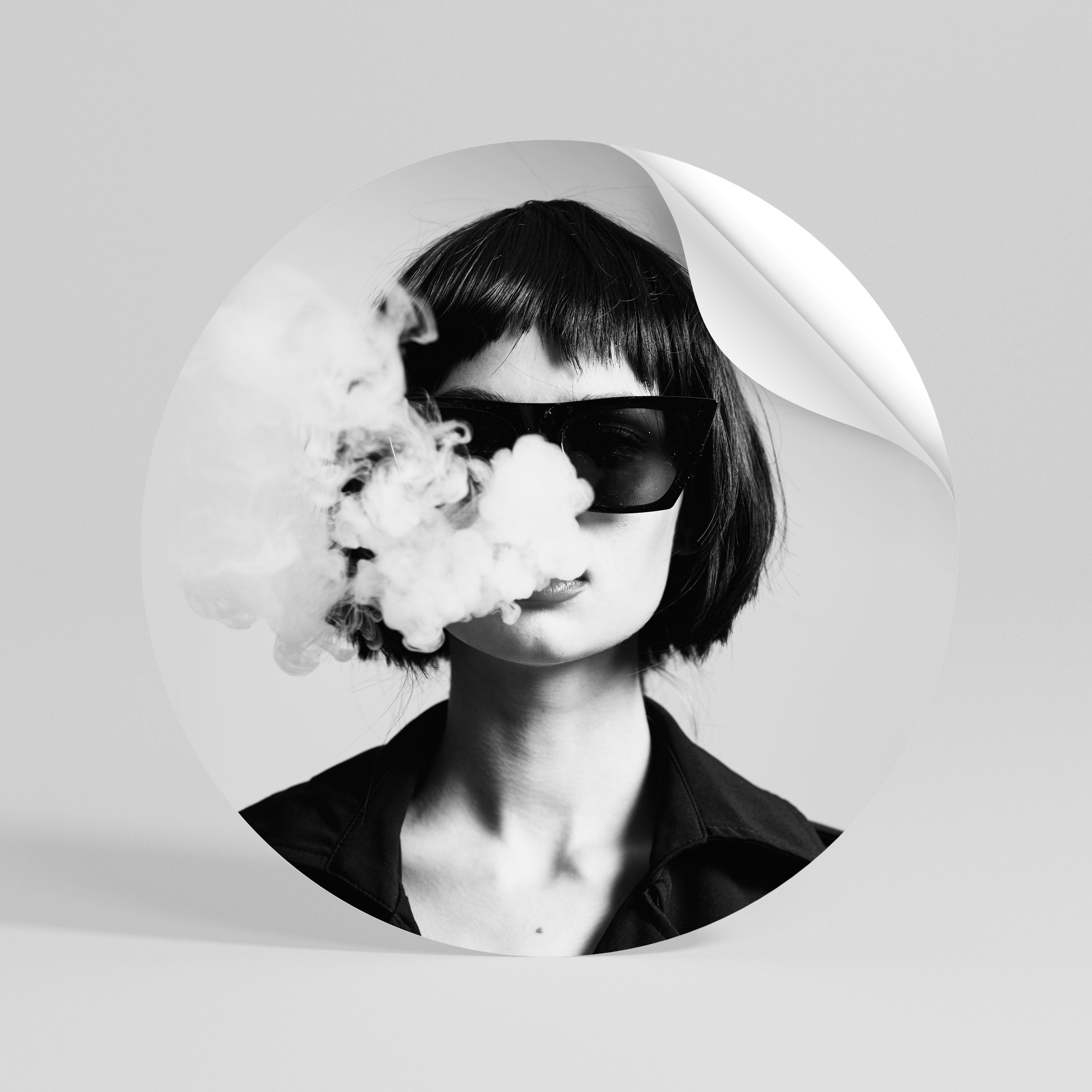 SMOKY BELLE Vinilo adhesivo redondo