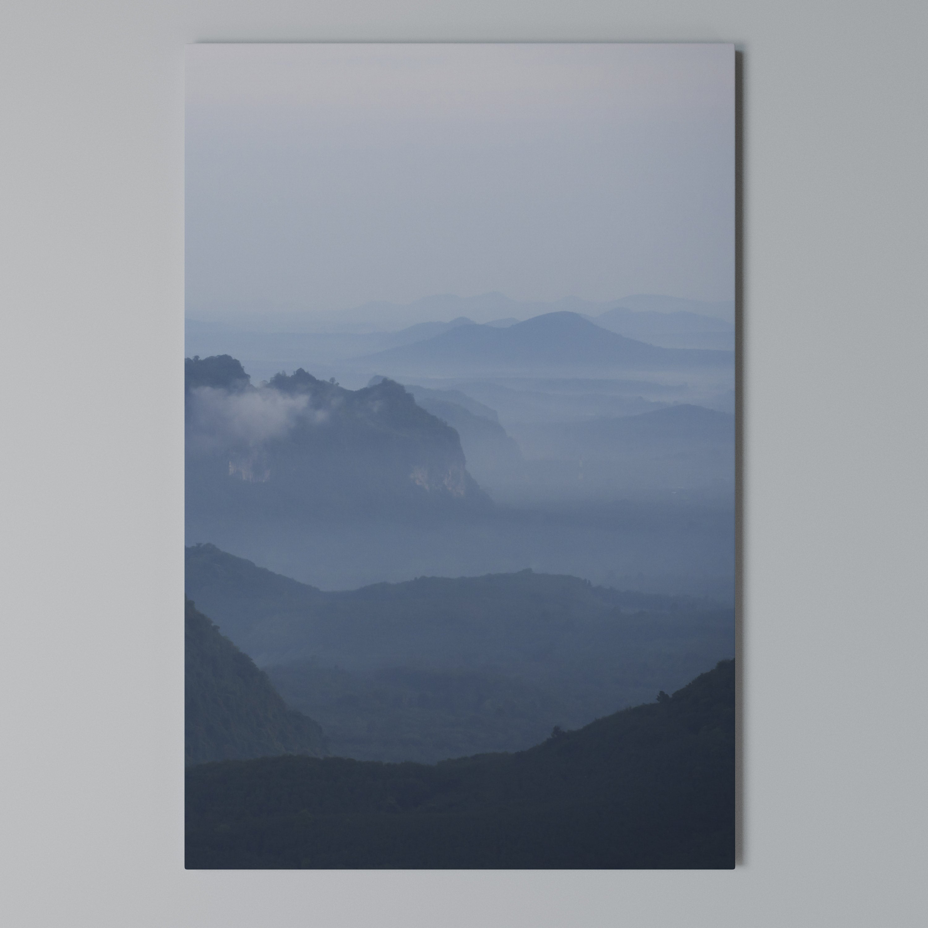 MISTY MOUNTAIN WHISPER Cuadro en lienzo vertical