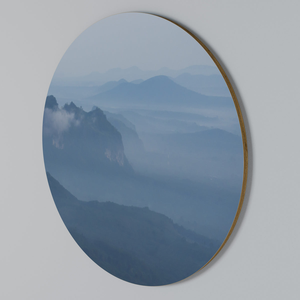 MISTY MOUNTAIN WHISPER Arte de pared redondo