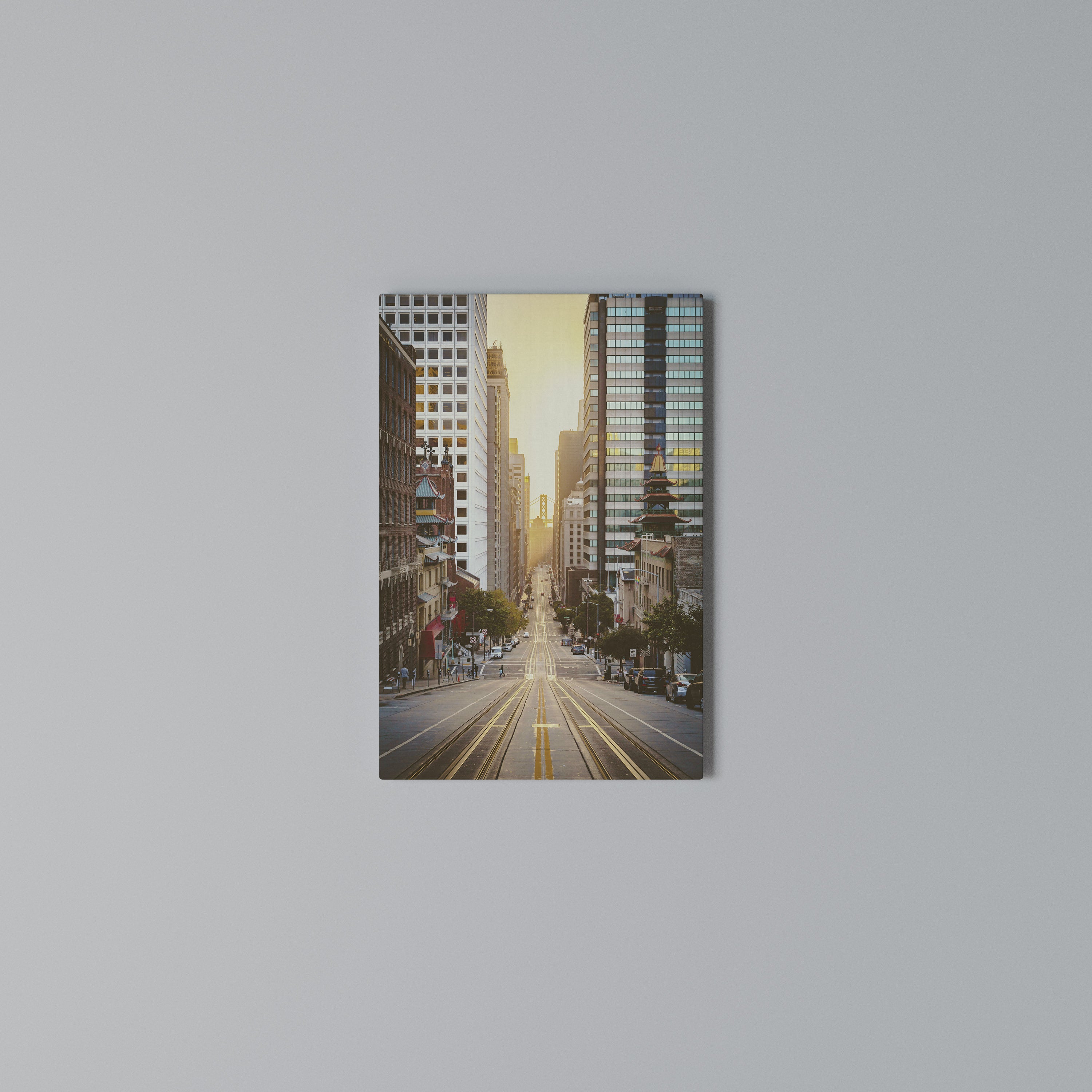 SUNSET CITYSCAPE SYMPHONY Cuadro en lienzo vertical