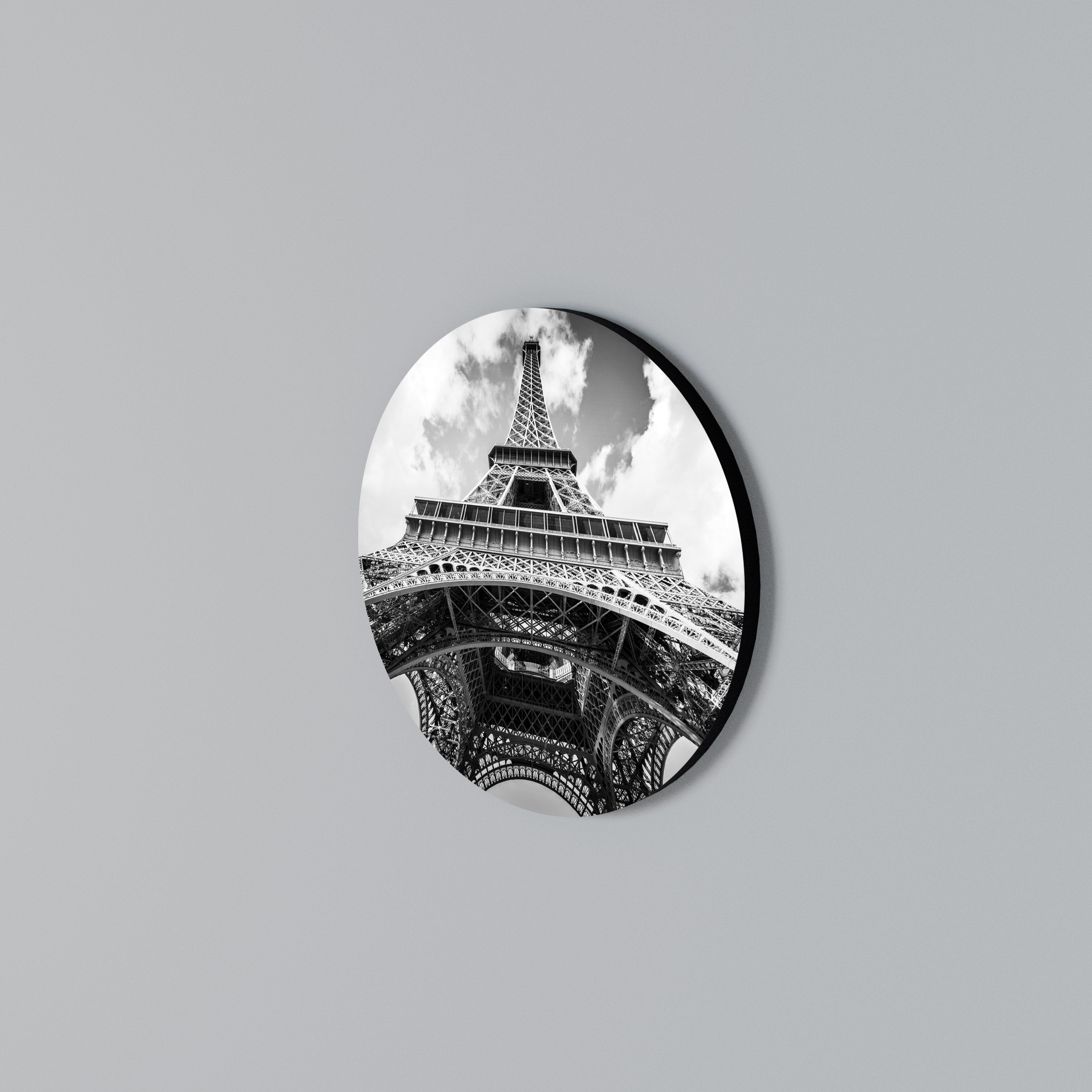 TIMELESS EIFFEL PERSPECTIVE Round Wall Art