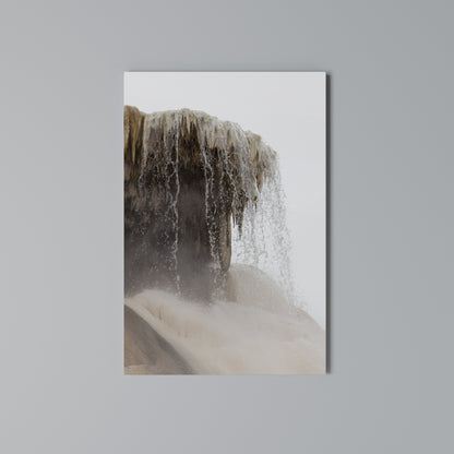 MAMMOTH HOT SPRINGS Cuadro en lienzo vertical