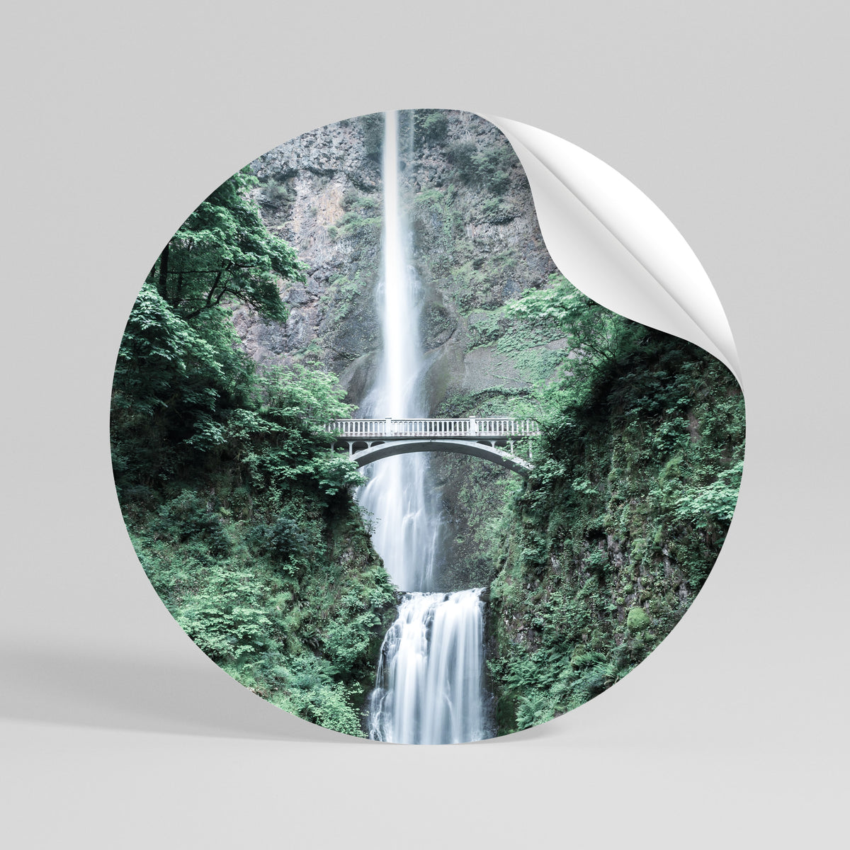 MYSTICAL WATERSCAPE BRIDGE Vinilo adhesivo redondo