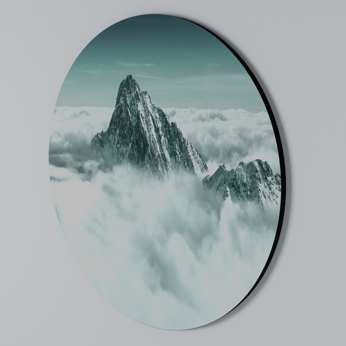 CLOUD-KISSED PEAK Arte de pared redondo