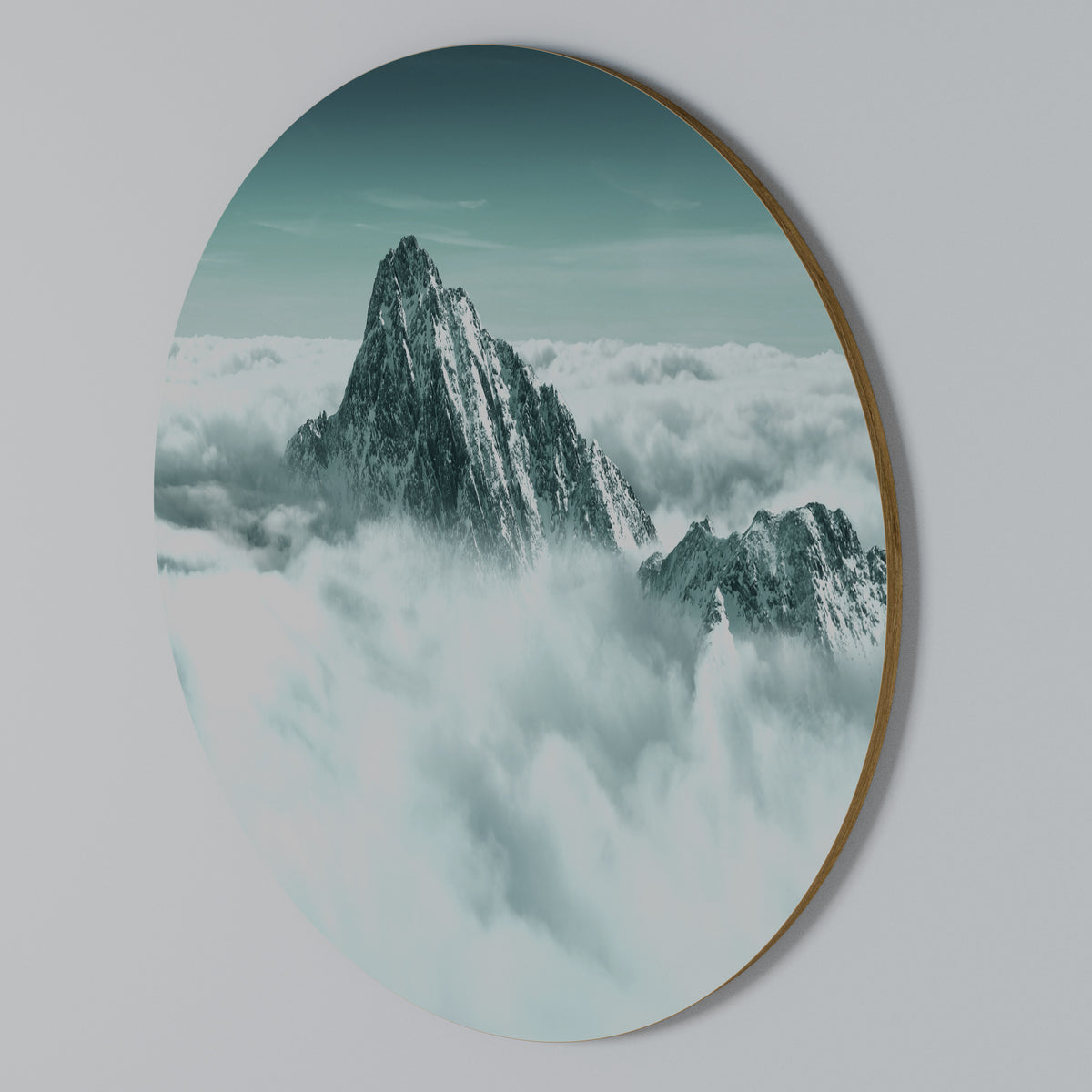 CLOUD-KISSED PEAK Arte de pared redondo