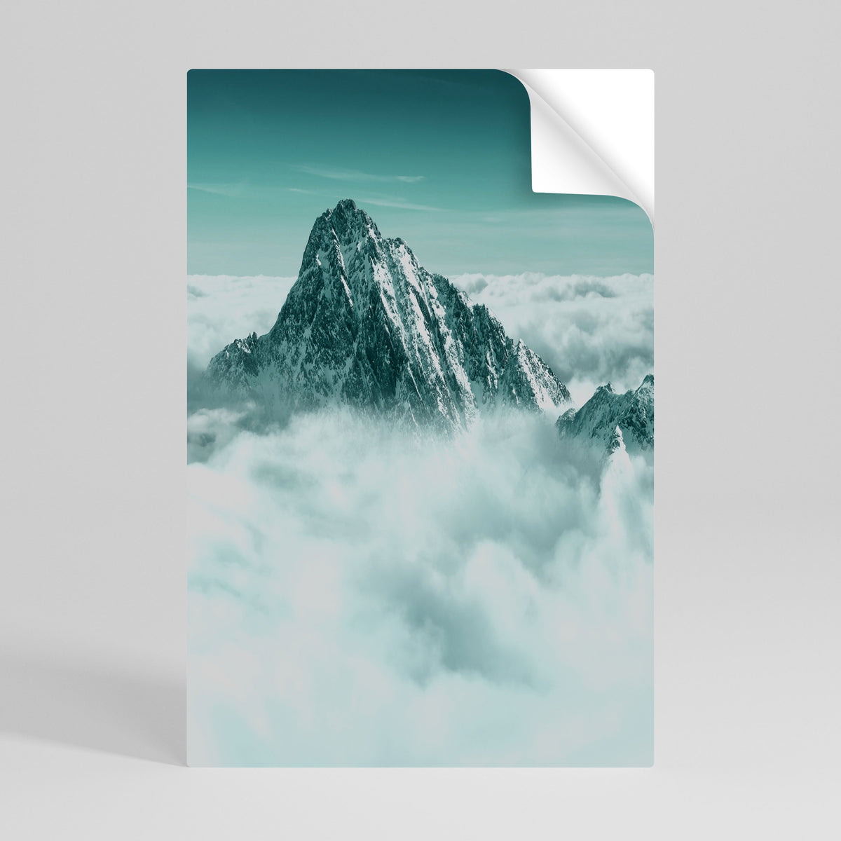 CLOUD-KISSED PEAK Póster adhesivo vertical