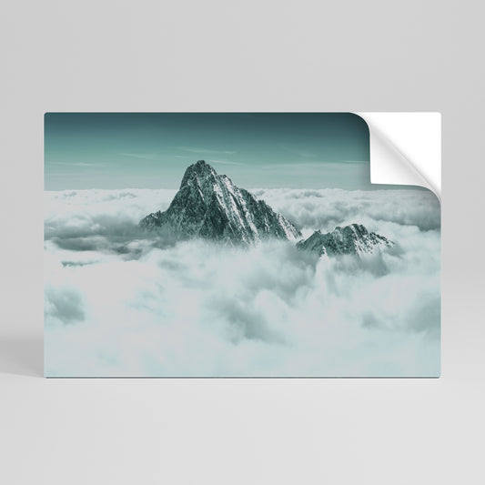 CLOUD-KISSED PEAK Póster adhesivo horizontal