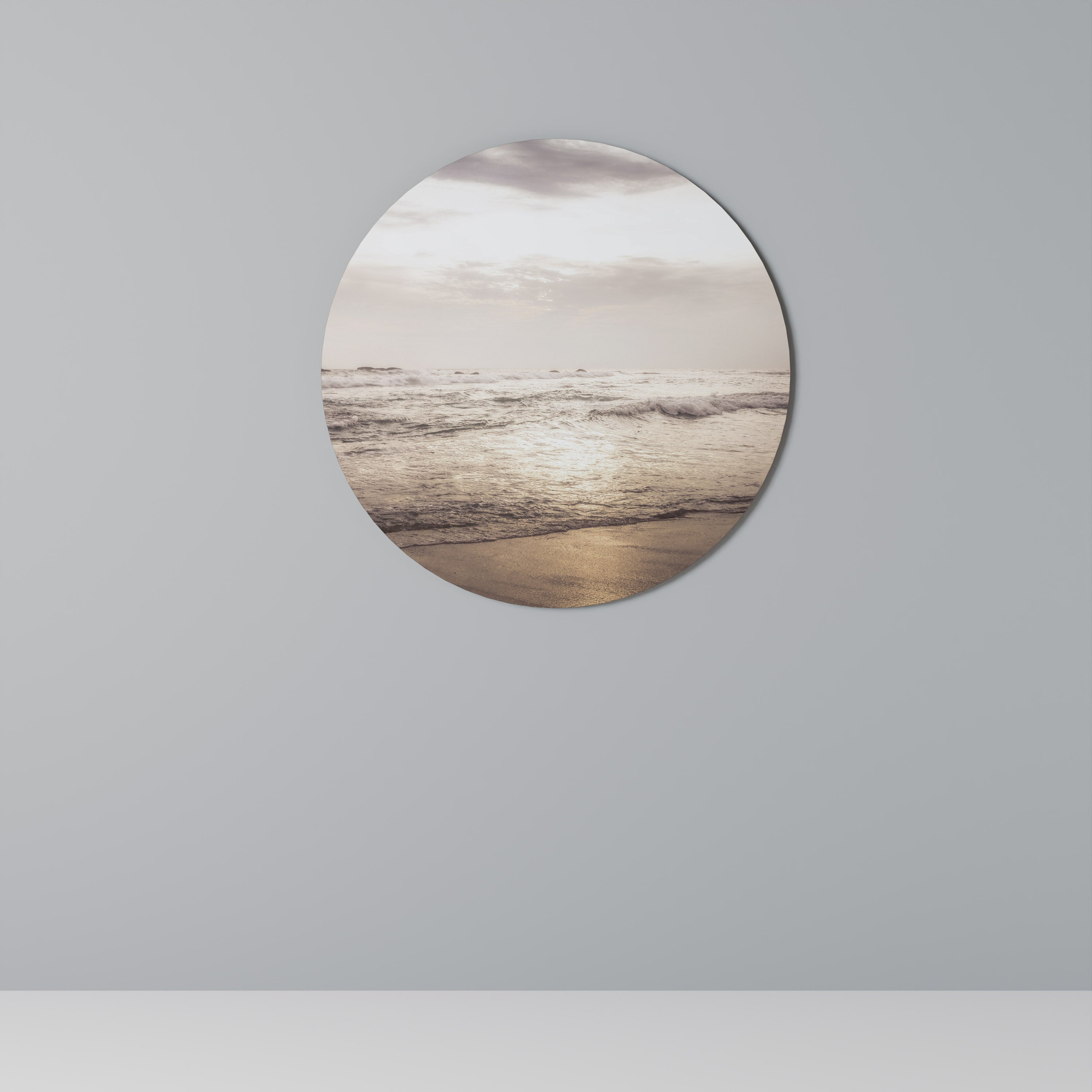 WHISPERS OF THE OCEAN Round Wall Art