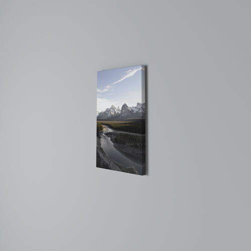 ECHOES OF NATURE'S SPLENDOR Cuadro en lienzo vertical