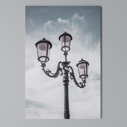 WHISPERS OF LIGHT Cuadro en lienzo vertical