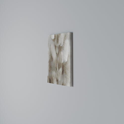 SOFTNESS IN FOCUS Cuadro en lienzo vertical