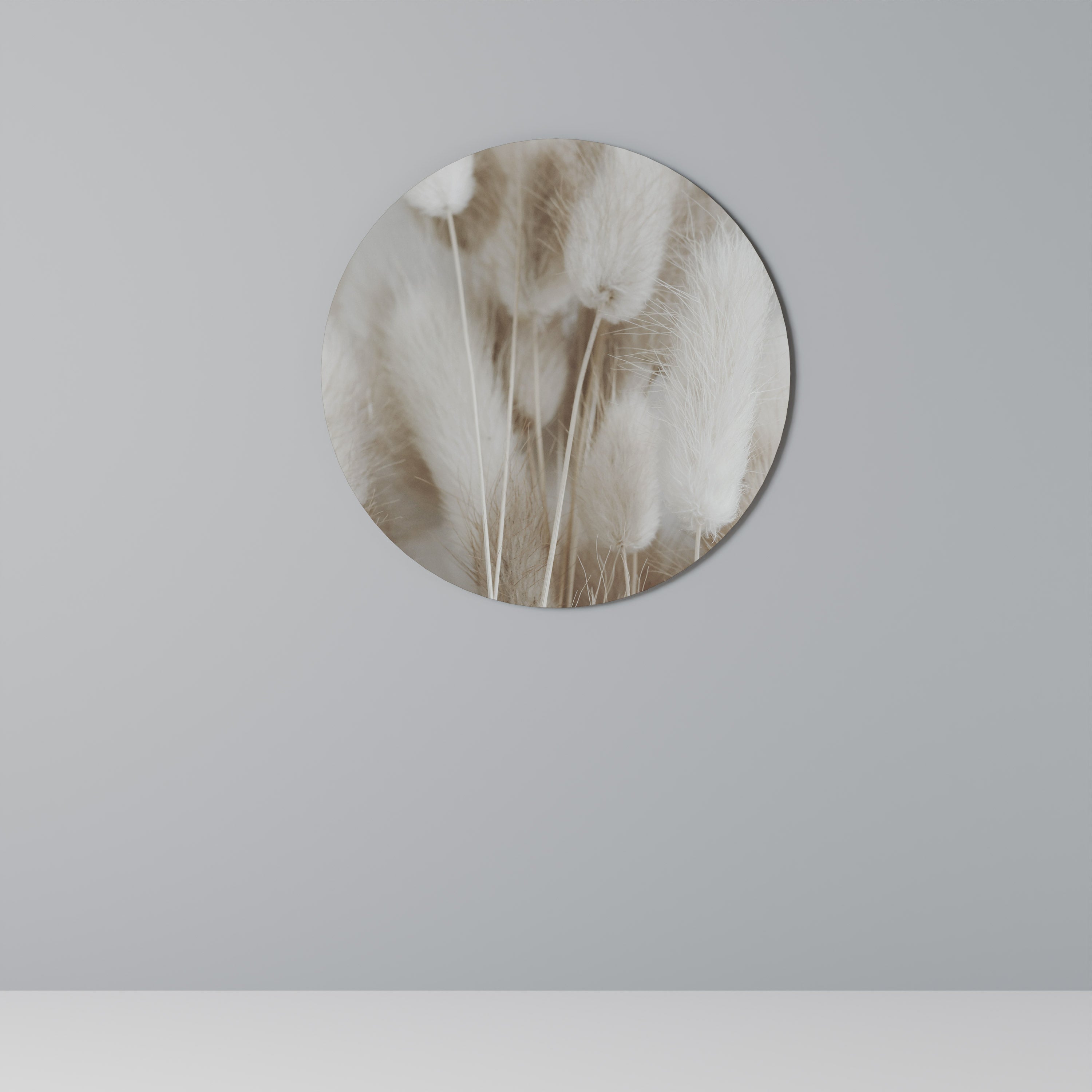SOFTNESS IN FOCUS Round Wall Art