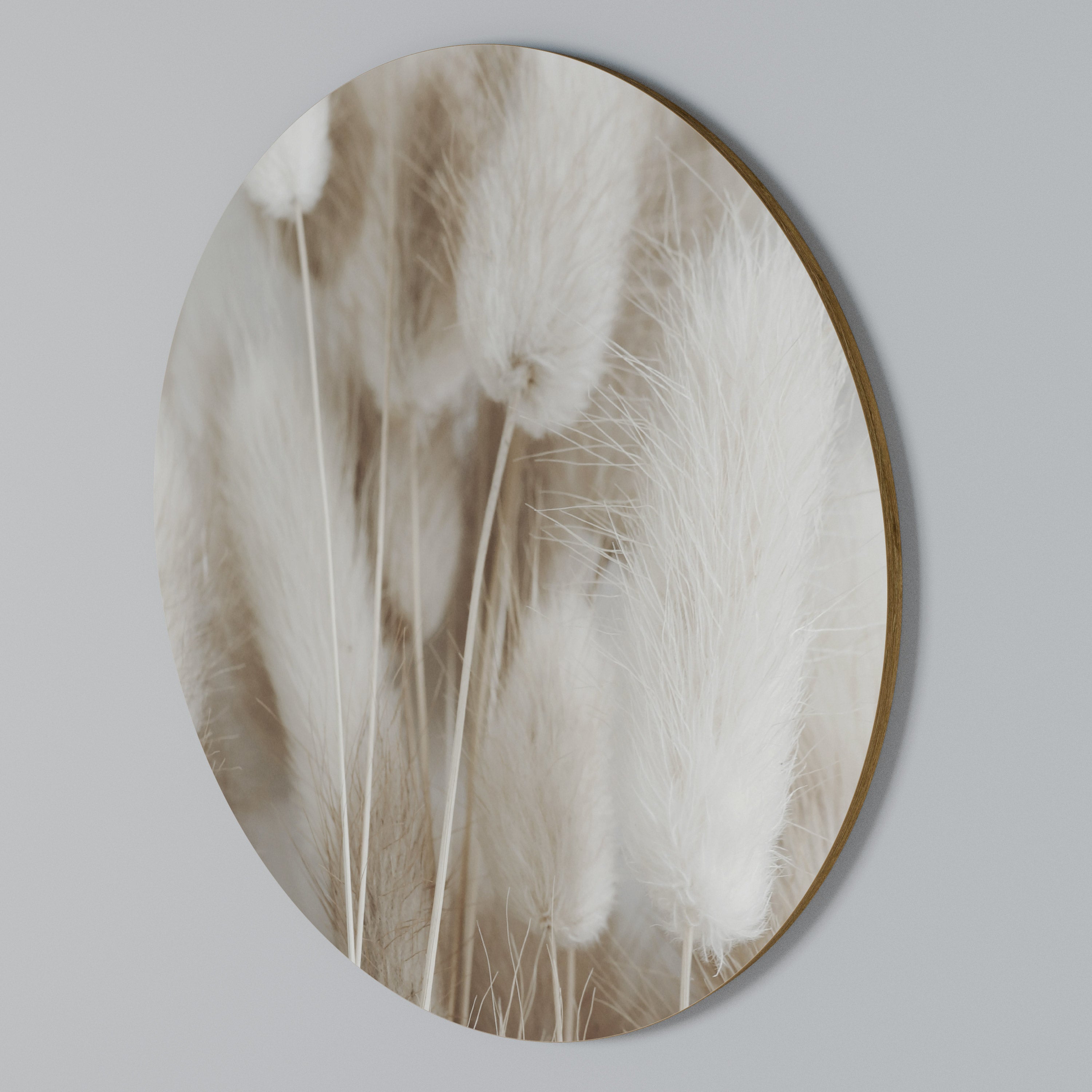 SOFTNESS IN FOCUS Round Wall Art
