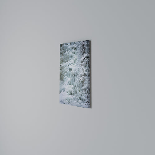 FROSTED WHISPERS Cuadro en lienzo vertical