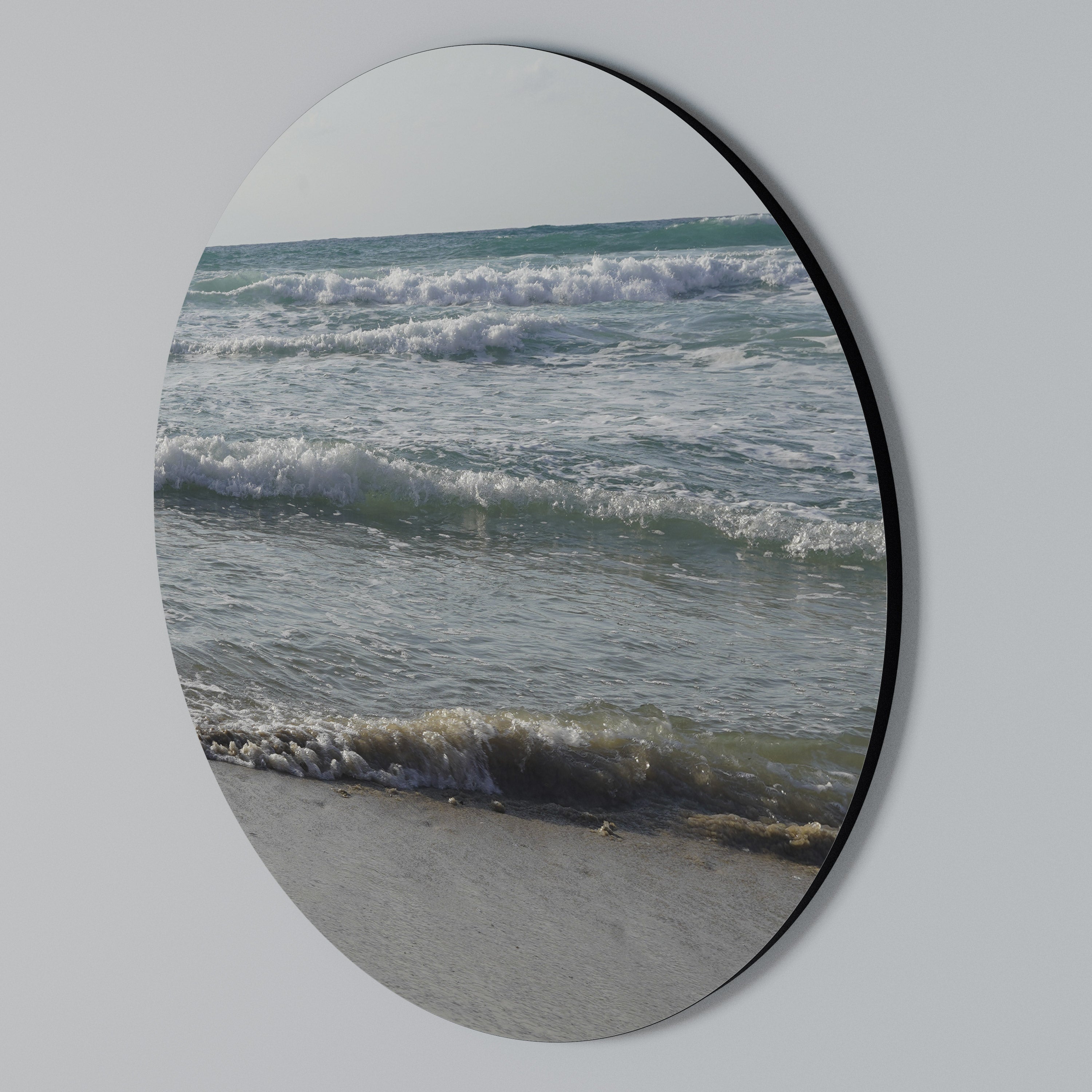 WAVES OF TRANQUILITY Round Wall Art