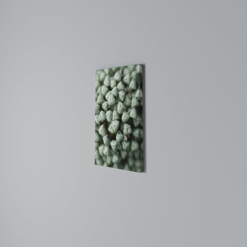 TEXTURED GREEN TIDBITS Cuadro en lienzo vertical