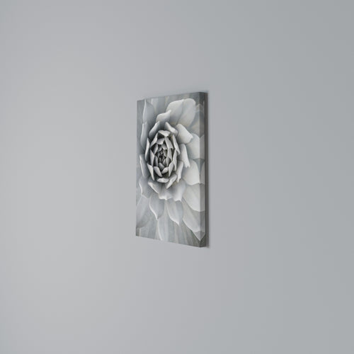 ELEGANT PETAL SWIRL Cuadro en lienzo vertical
