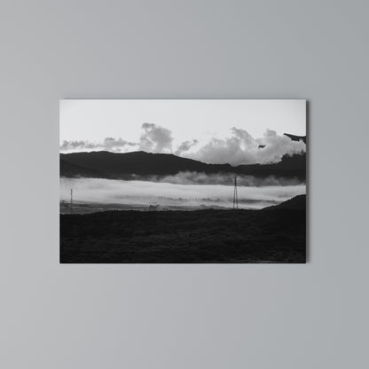 MISTY MOUNTAIN RADIANCE Cuadro en lienzo horizontal