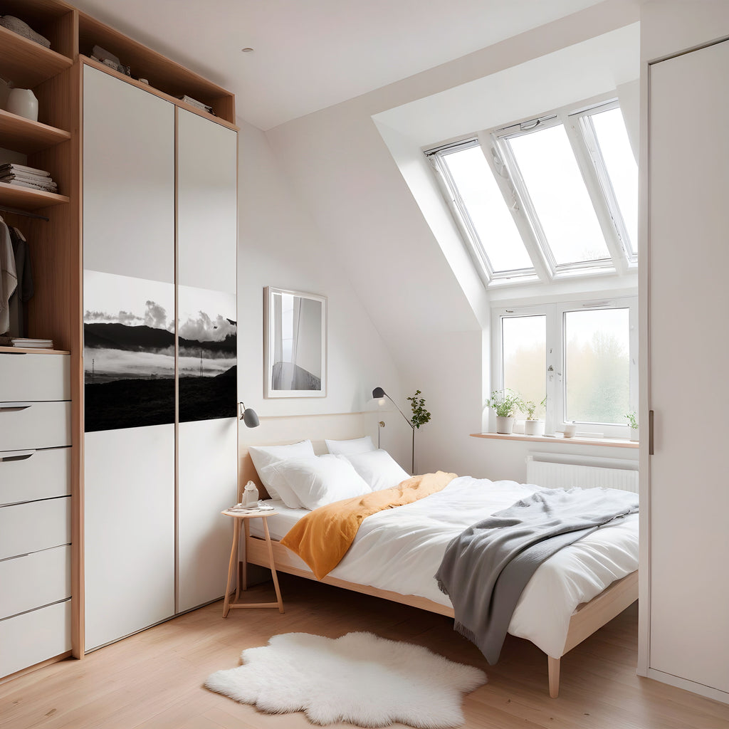 Póster horizontal autoadhesivo RESPLANDOR DE LA MONTAÑA BRUMOSA