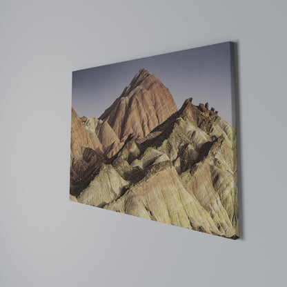 PEAKS OF PAINTED DREAMS Cuadro en lienzo horizontal