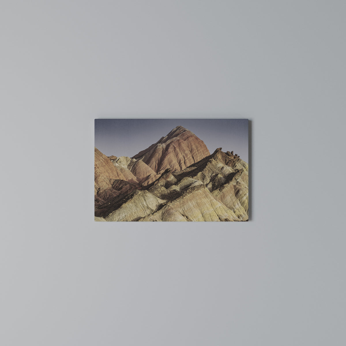PEAKS OF PAINTED DREAMS Cuadro en lienzo horizontal