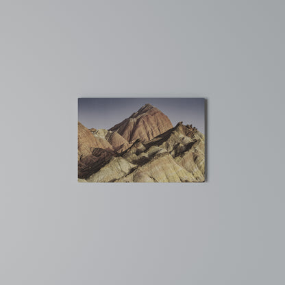 PEAKS OF PAINTED DREAMS Cuadro en lienzo horizontal