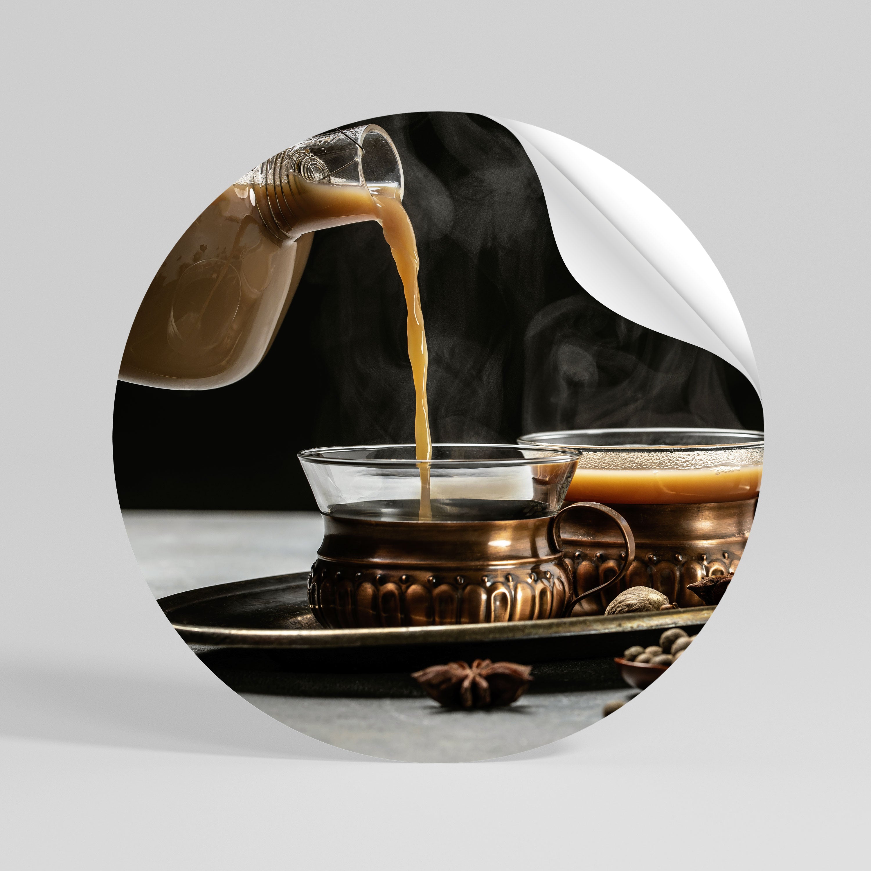 STEAMING SIPS OF SERENITY Vinilo adhesivo redondo