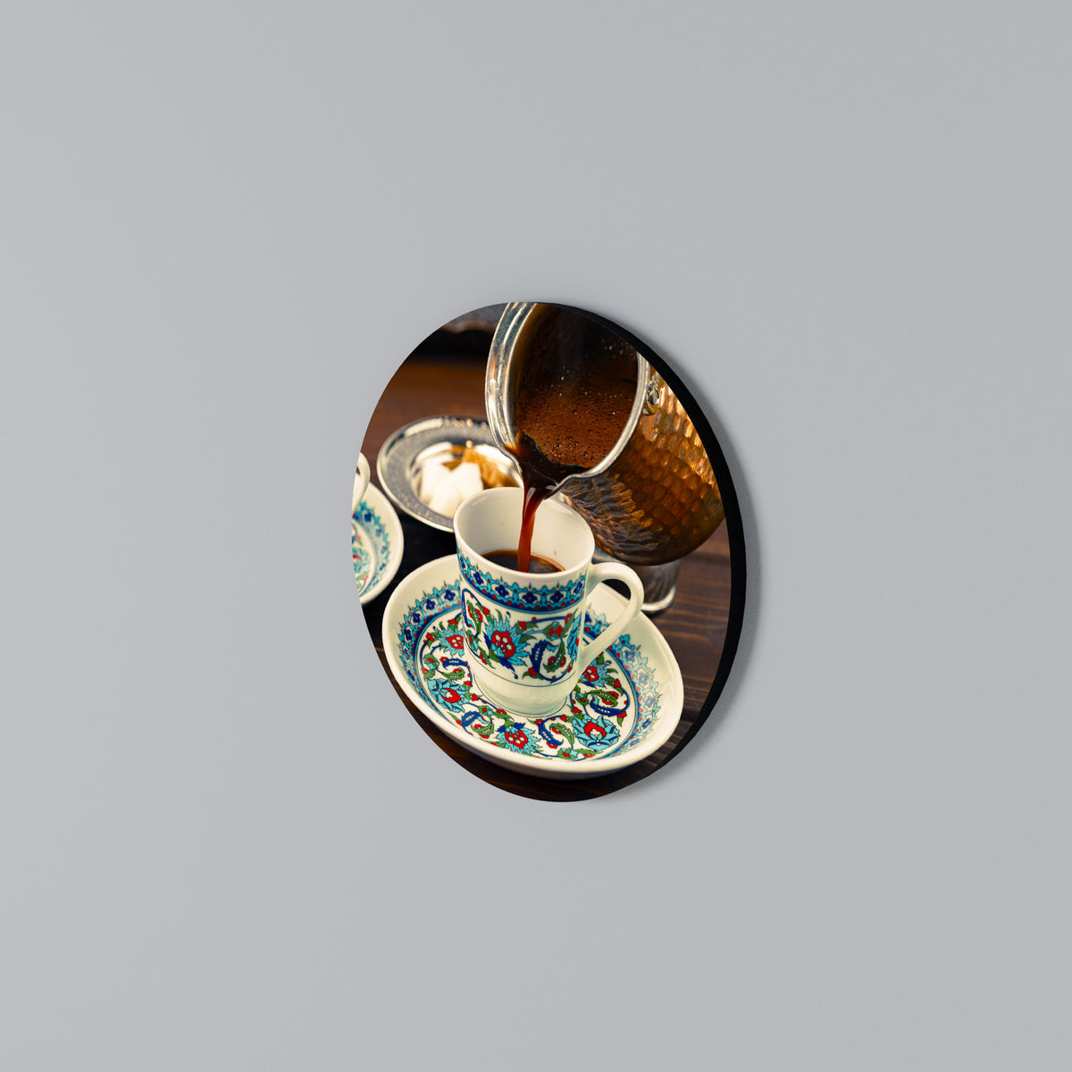 TRADITION IN A CUP Arte de pared redondo