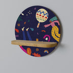 FESTIVE PLEASURES Estante Artístico