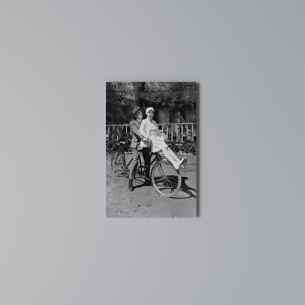 RIDING THROUGH TIME Cuadro en lienzo vertical