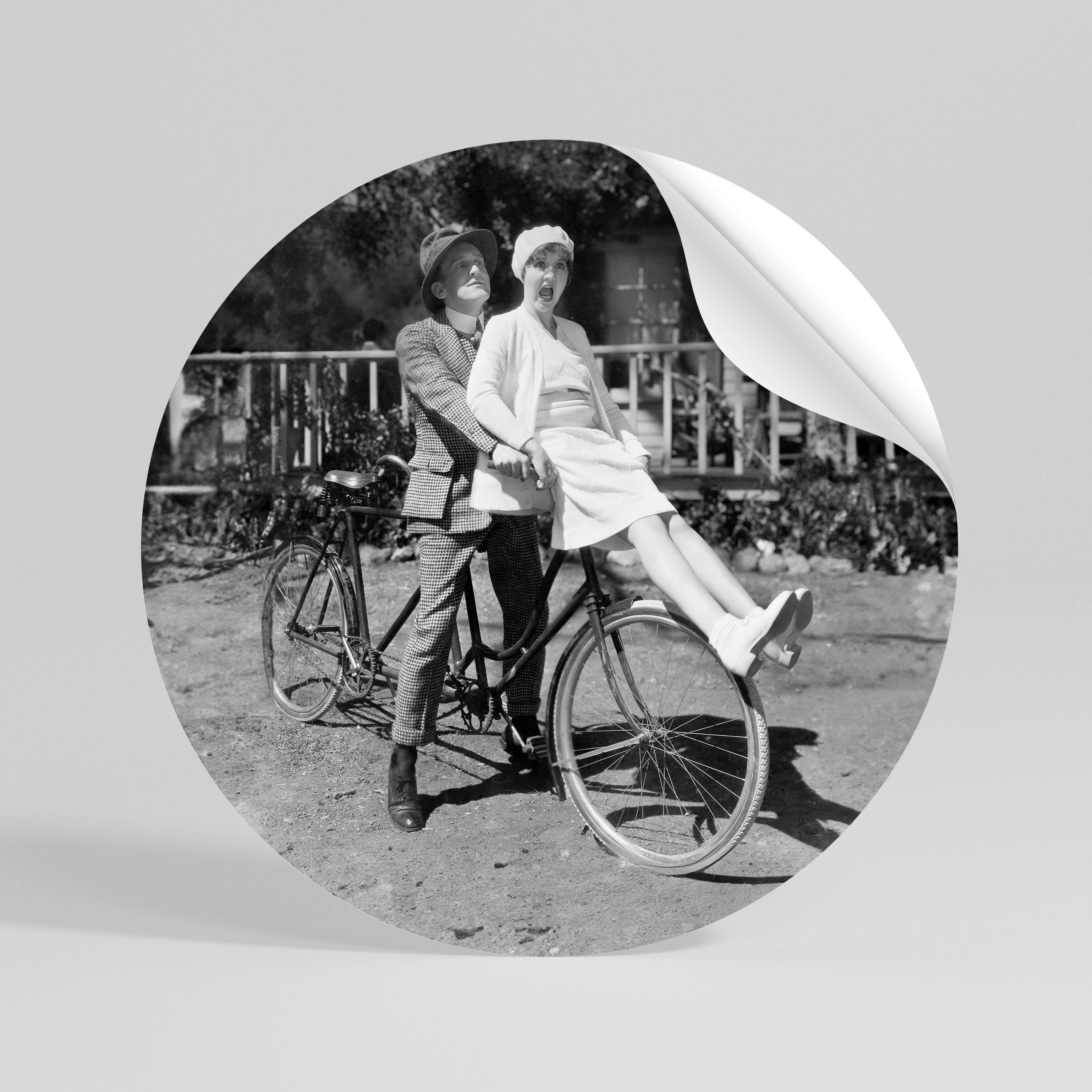 RIDING THROUGH TIME Vinilo adhesivo redondo