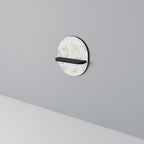 SPOTTED DAZE Estante Ovalado Decorativo en Acabado Negro