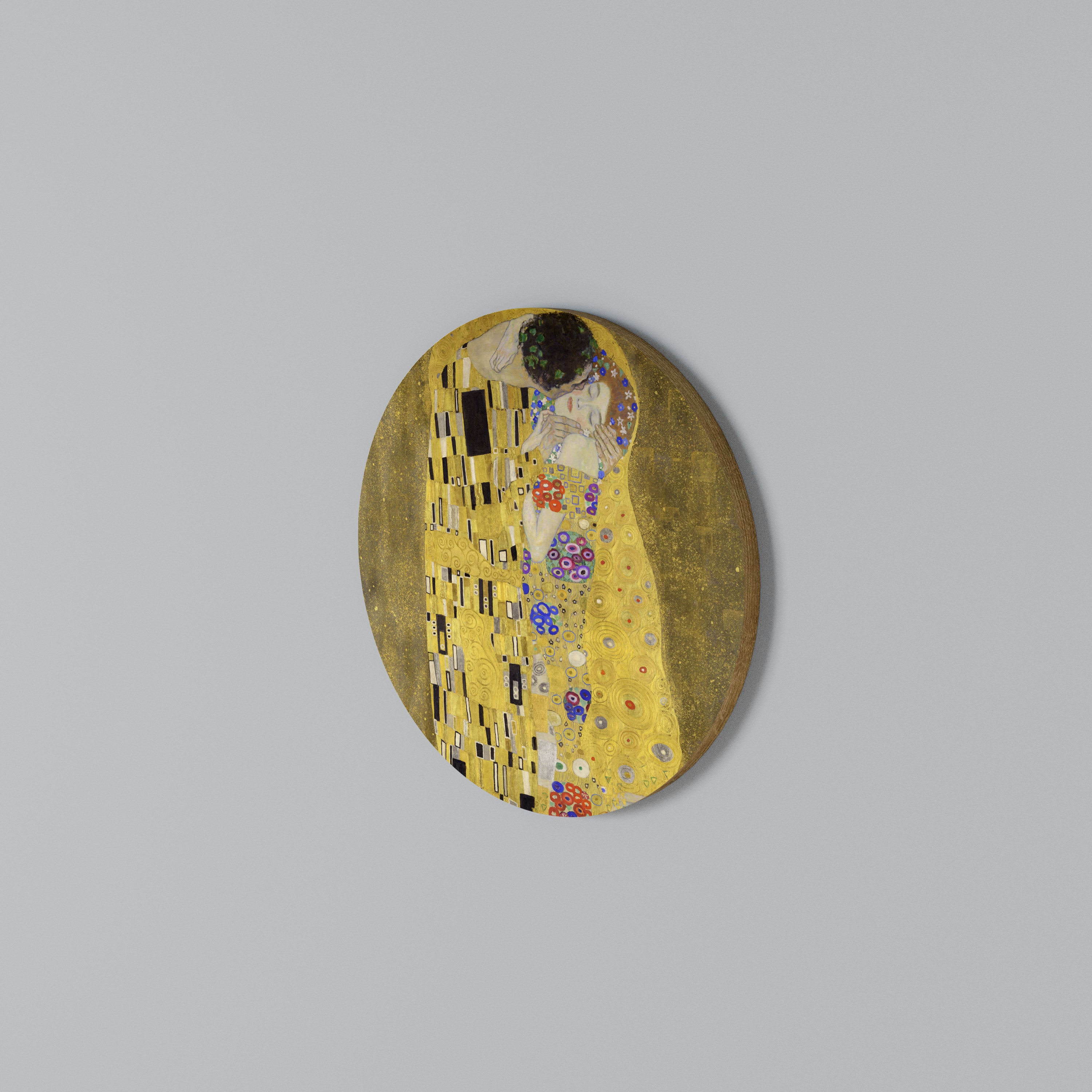 THE KISS Round Wall Art