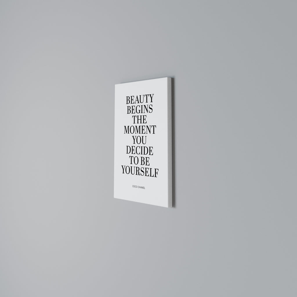 BEAUTY REDEFINED Cuadro en lienzo vertical