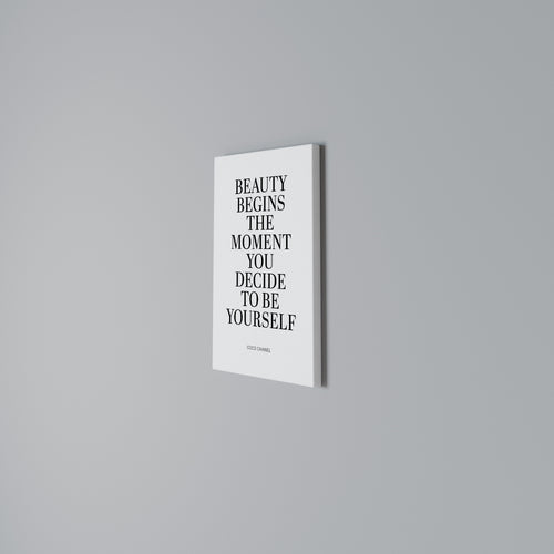 BEAUTY REDEFINED Cuadro en lienzo vertical