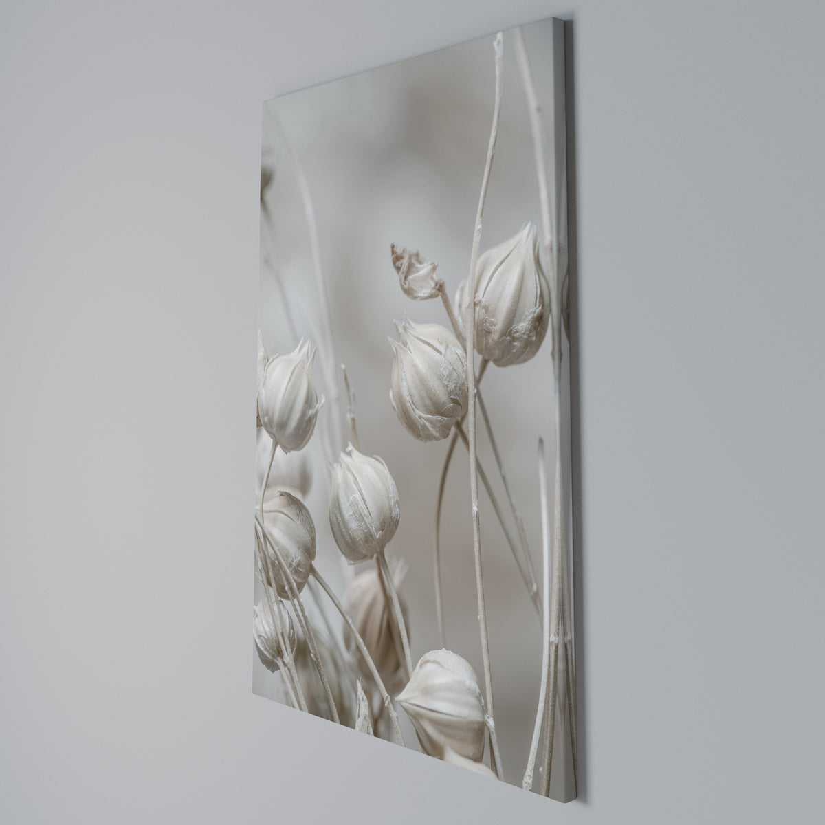 TRANQUIL BLOOMING VISION Cuadro en lienzo vertical