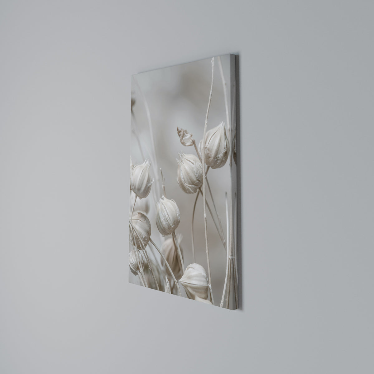 TRANQUIL BLOOMING VISION Cuadro en lienzo vertical